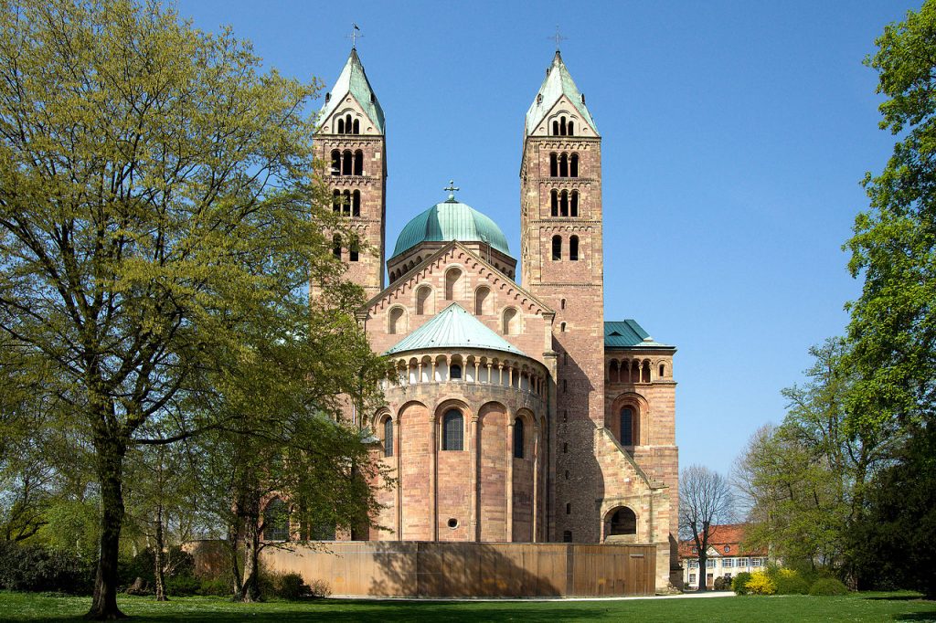 la Evolución de la Arquitectura de la Catedral de -3