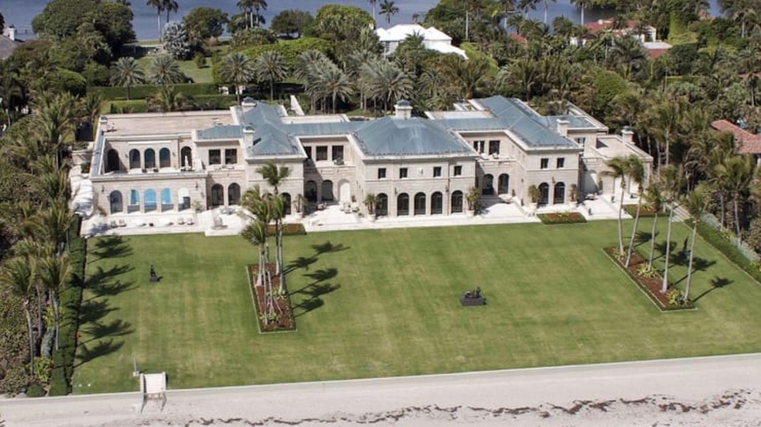 largest house in the us
