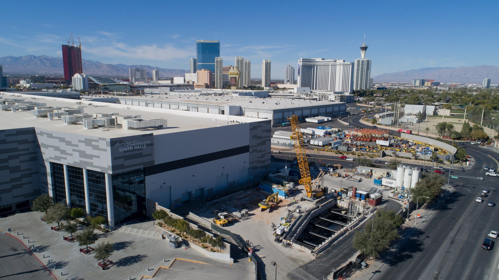 Elon Musk reveals Las Vegas Convention Center Loop station, and its private  shuttles