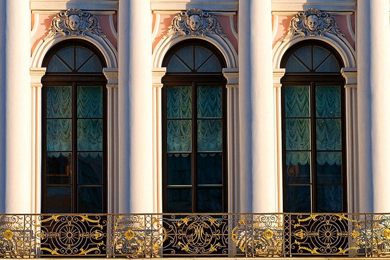 балконы зимнего дворца