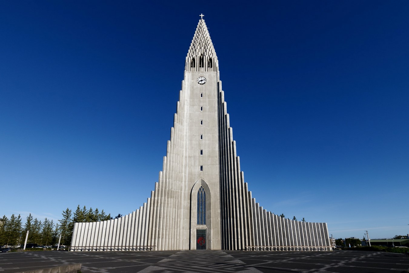 Hallgrimskirkja by Guðjón Samúelsson: The largest church in Iceland ...