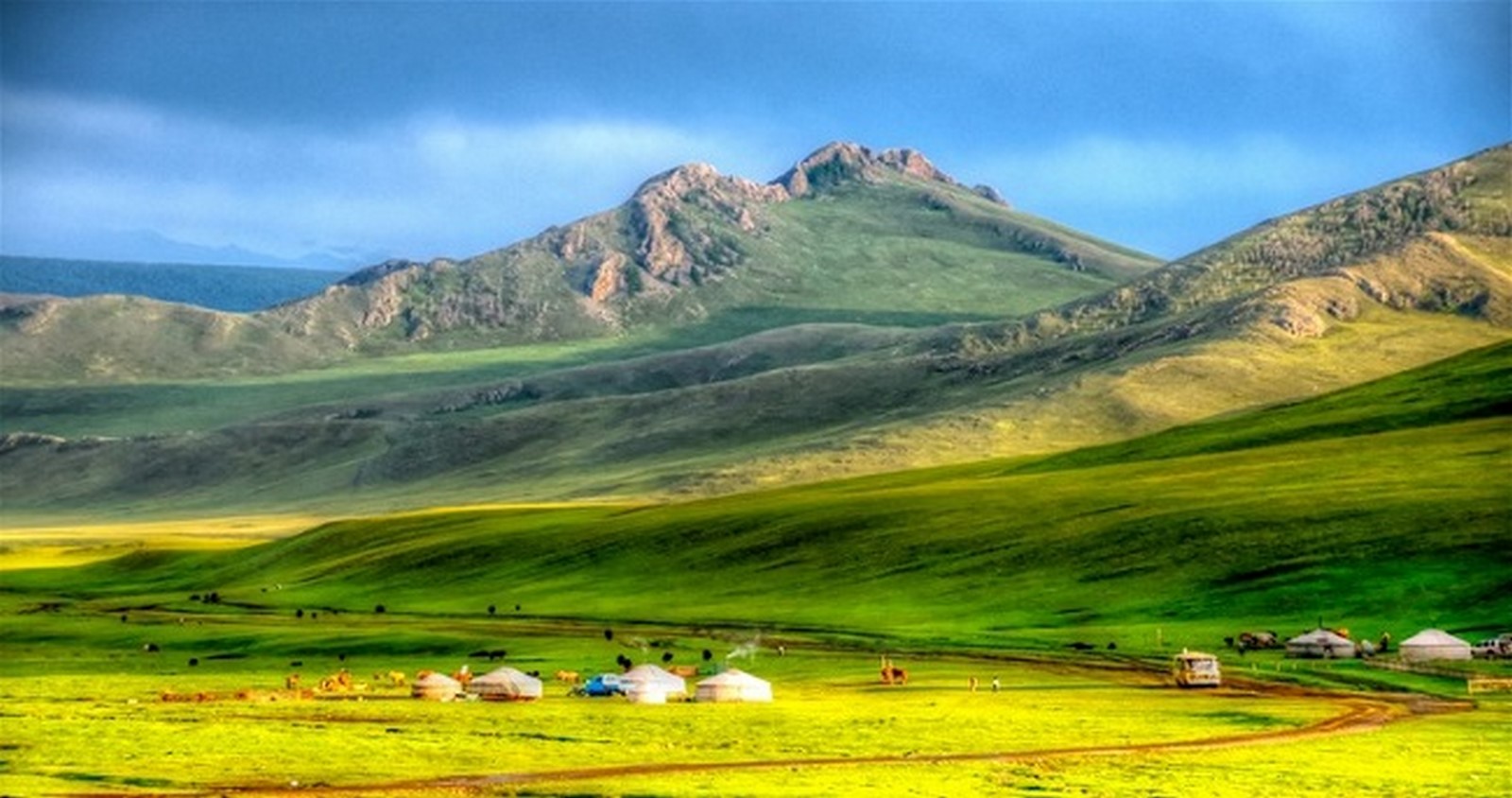 Монголия Долина озер