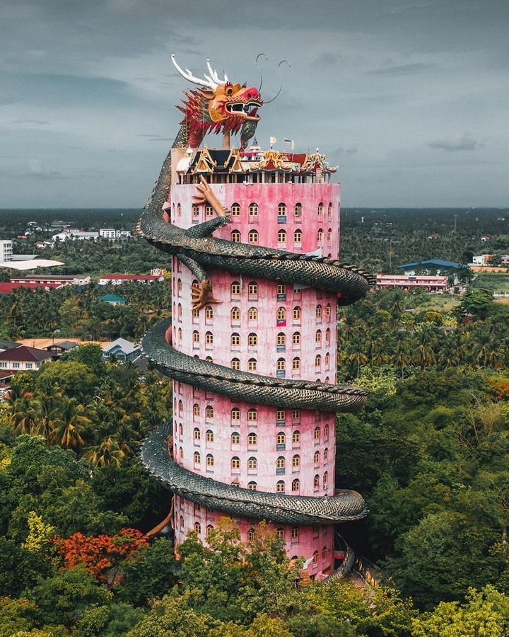 Kitsch Architecture Developed by industrialization and urbanization