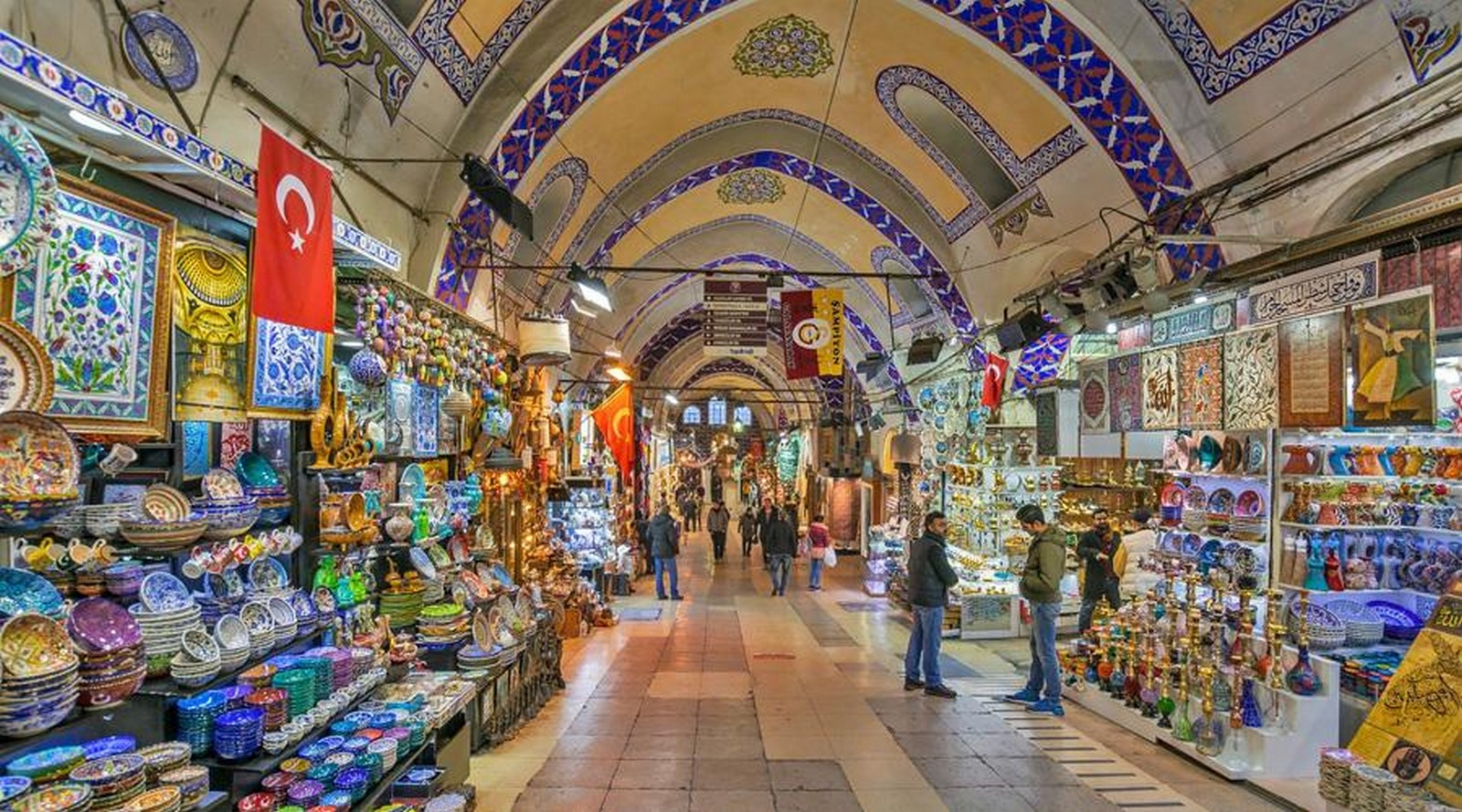 A journey through Istanbul's Grand Bazaar - RTF