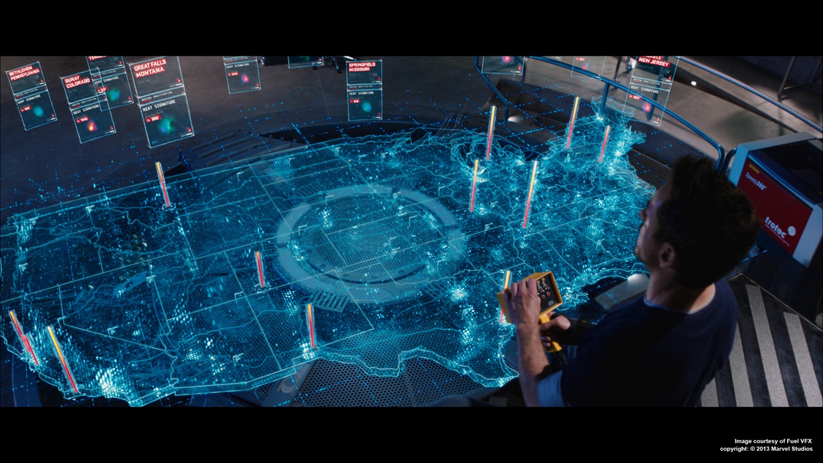 Игры будущего реальность. Тони Старк технологии голограмма. Дополненная реальность Тони Старка. Голограмма Тони Старка. Тони Старк виртуальная реальность.