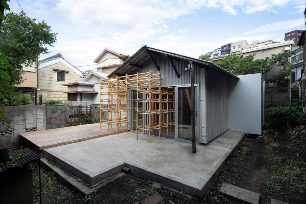 Single-Storey House in Bandobashi by ROOVICE - RTF | Rethinking The Future
