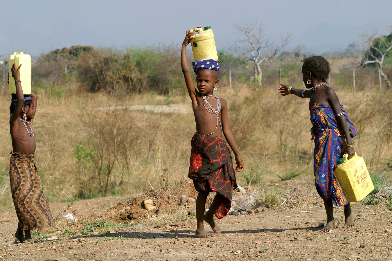 Африканские дети без воды и еды