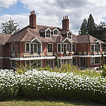 tom cruise sussex mansion